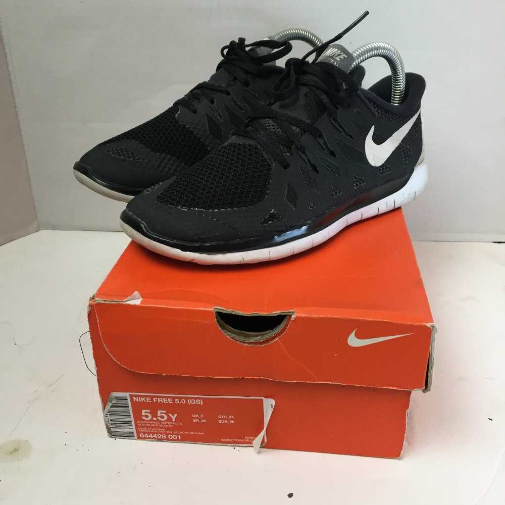 nike free run sz 5.5y black